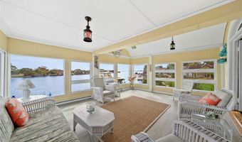 260 Ocean Ave, Amityville, NY 11701