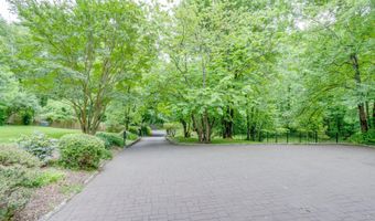 8604 TOBIN Rd, Annandale, VA 22003