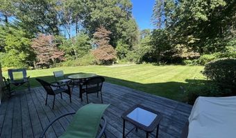 39 Oriole Dr, Andover, MA 01810