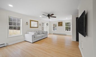 18 Shannon Way, Brentwood, NH 03833