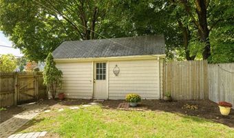 16 Elm Ave, East Providence, RI 02916