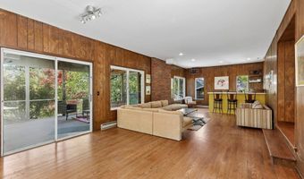4 Alan Rd, Danbury, CT 06810