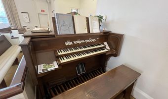 2 Howard St, Augusta, ME 04330