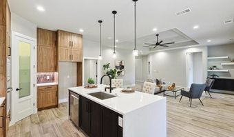 2084 Glenhollow Dr, Weatherford, TX 76088