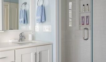 217 Hope St 1, Bristol, RI 02809