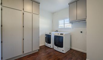 481 N SUNSET Dr, Chandler, AZ 85225