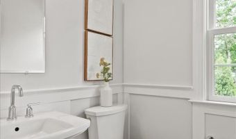 3608 CENTER Dr, Alexandria, VA 22309