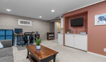 280 RIVER Dr, Appleton, WI 54915