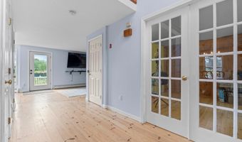 734 High St, Candia, NH 03034