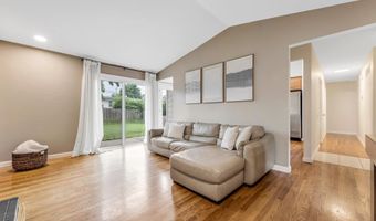 834 Westwood Dr, Ballwin, MO 63011
