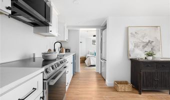 104 Second St, Newport, RI 02840