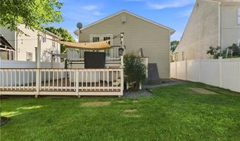 105 Branch Ave, Cumberland, RI 02864