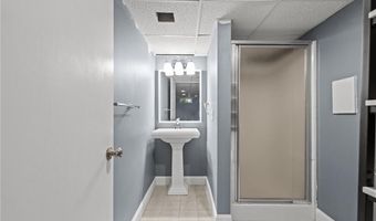 83 Bateman Ave, Cranston, RI 02920