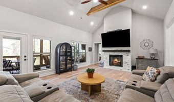 4 Moreton Ln, Bella Vista, AR 72714