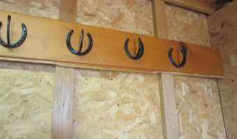 28 Mustang Ln, Cody, WY 82414