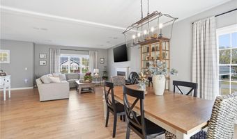 81 Golden View Dr, Johnston, RI 02919