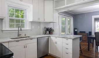 14 Boyden Blvd, East Providence, RI 02915