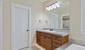 12708 ASPENWOOD Ln, Oregon City, OR 97045
