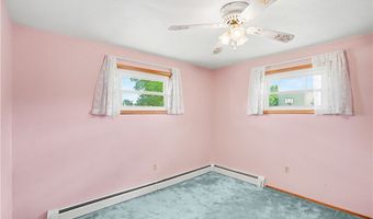 2107 Lynwood Dr, Aliquippa, PA 15001