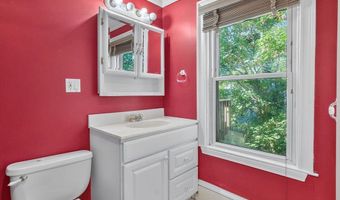 404 E 7th St, Boston, MA 02127
