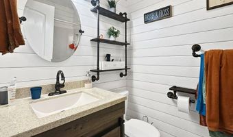 1041 S Columbus Cir, Ashland, OH 44805