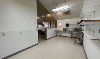 365 2nd St SE, Bandon, OR 97411