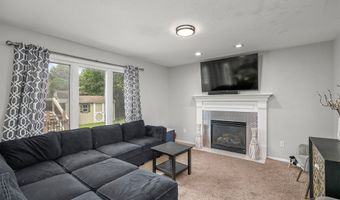 1107 Rosewood Dr, Altoona, IA 50009