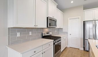 5420 SILVER SUN Dr, Apollo Beach, FL 33572