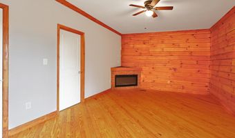 107 WAKEMAN Dr, Augusta, WV 26704