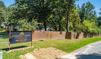 1309 Country Oaks Dr, Benton, AR 72015