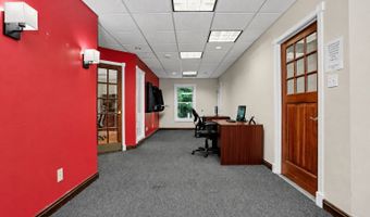 27 Mill Plain Rd 4, Danbury, CT 06811
