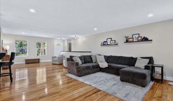 8669 Lilly Ridge Dr SE, Alto, MI 49302