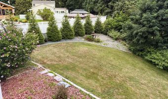 6 Westchester Dr, Albany, NY 12205