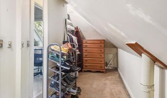 72 Lakeview Ter Unit D, Burlington, VT 05401