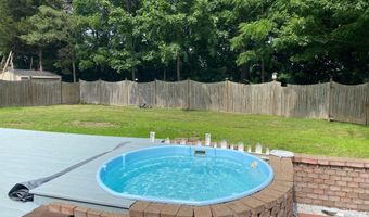18 Beach Park Rd, Clinton, CT 06413