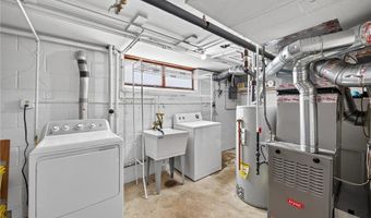 9011 18th Ave S, Bloomington, MN 55425