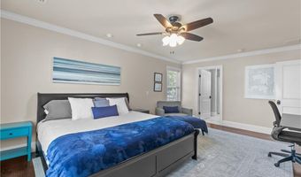 5 Lowndes St, Newport, RI 02840