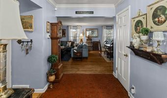 3838 Omega St, Alton, IL 62002