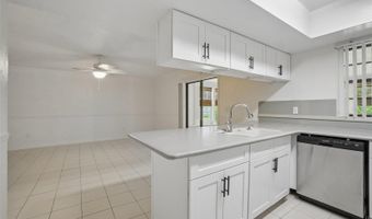 222 LAKEVIEW Dr, Auburndale, FL 33823