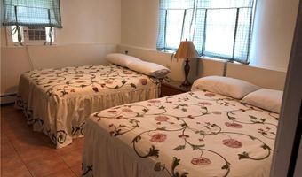 8 Seascape Ave, Middletown, RI 02842