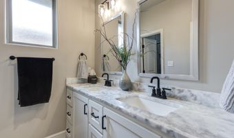 135 Calvin Dr, Wolfforth, TX 79382