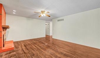 1115 Dutch Mill Dr, Ballwin, MO 63011