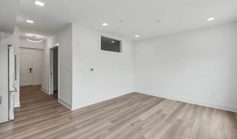 701 N HENRY St 306, Alexandria, VA 22314