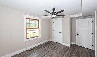 957 W Hunt Rd, Alcoa, TN 37701