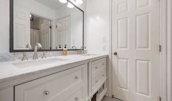 650 BUTTERFIELD Dr, Algonquin, IL 60102