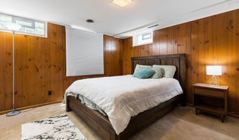 1534 Barrington Pl, Ann Arbor, MI 48103