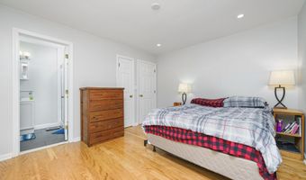 39 Manorwood Dr 39, Branford, CT 06405