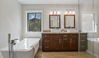 28 Alan Rd, Danbury, CT 06810