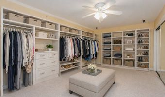 3 BLACKWOLF Ct, Algonquin, IL 60102