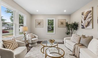 89 Center St, Evans, NY 14006